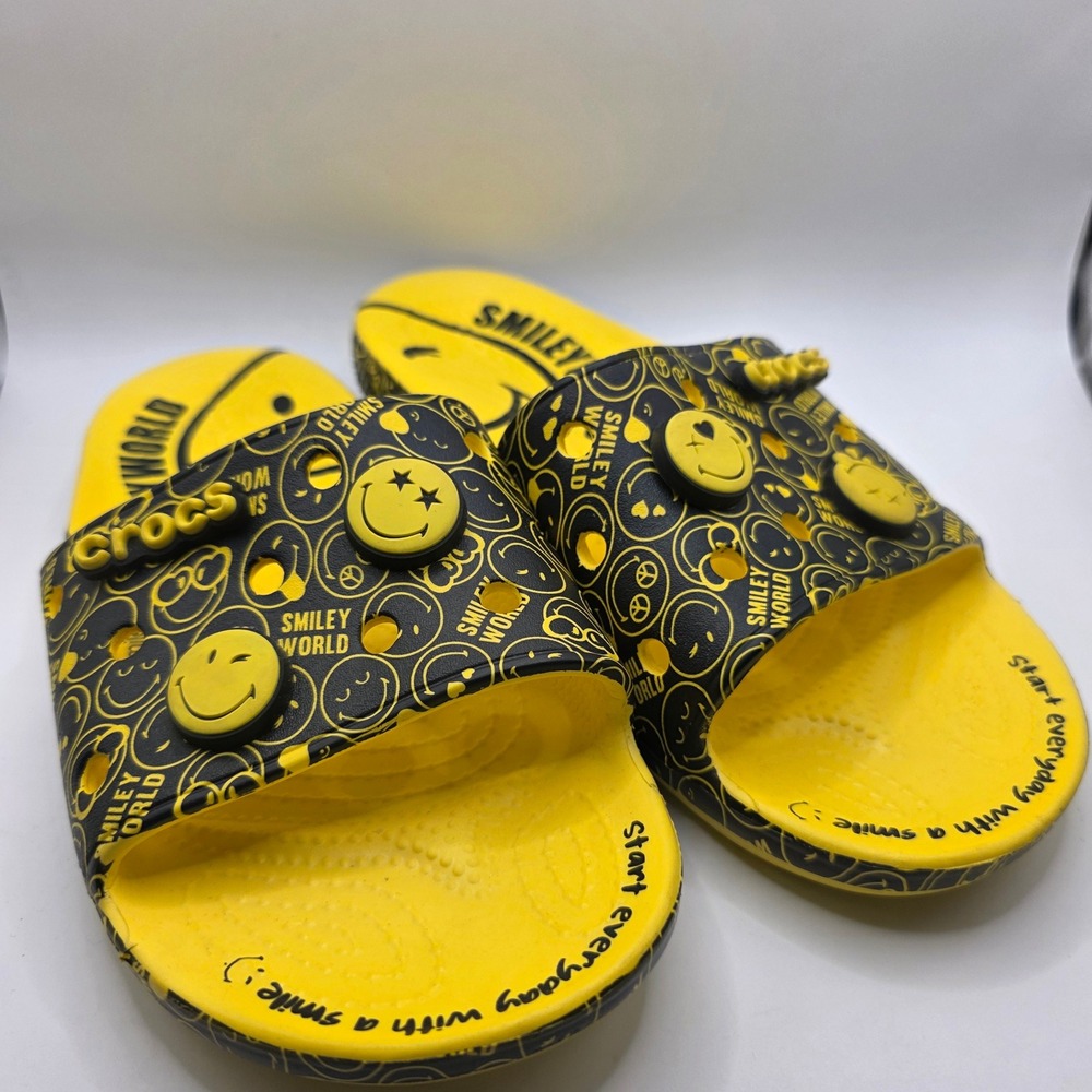Crocs SmileyWorld Collab Slide Yellow Black Mens 7‎ Womens 9 Jibbitz Charms